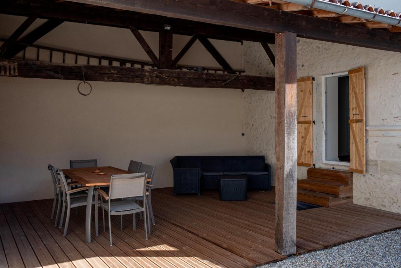 Au Coeur Du Village Bassillac Perigueux エクステリア 写真