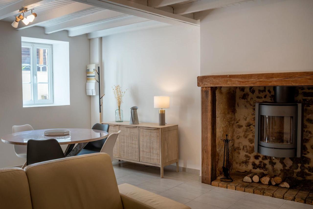 Au Coeur Du Village Bassillac Perigueux エクステリア 写真